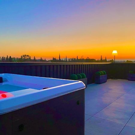 Saint Remy De Provence Roof Top Avec Jacuzzi Екстериор снимка