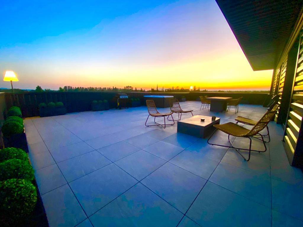 Saint Remy De Provence Roof Top Avec Jacuzzi Екстериор снимка